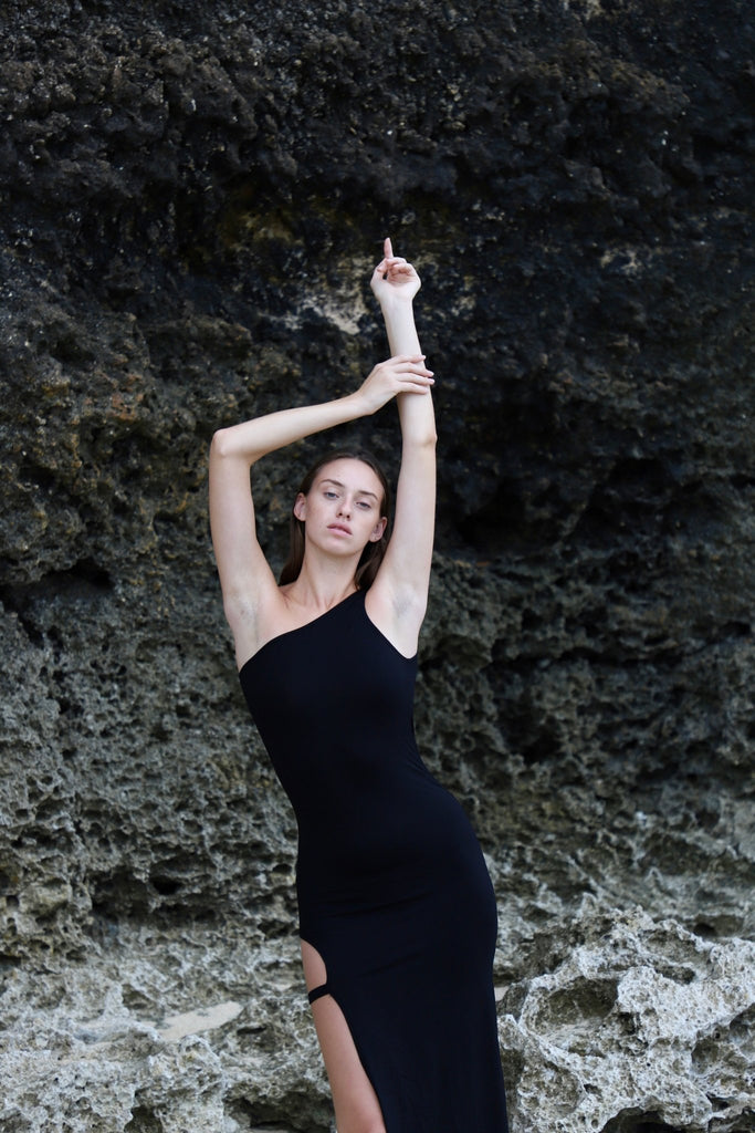 Aoi Ena Black Split Dress – One Shoulder M