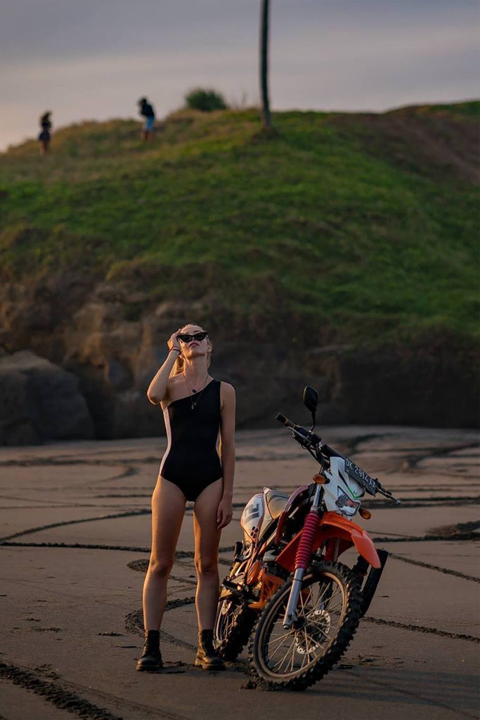 Tsubaki Power - One shoulder swimsuit - Makara wear